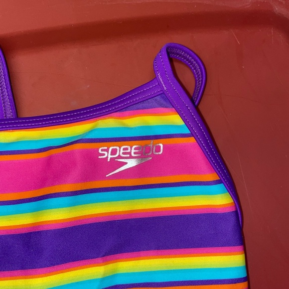 Girls speedo bathing suit size 5 - Picture 2 of 3